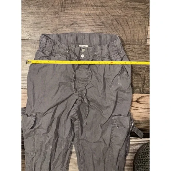 Rachel Paige Women's Gray Cargo Pants Size Small 98% Cotton Excellent Condition - Picture 2 of 5